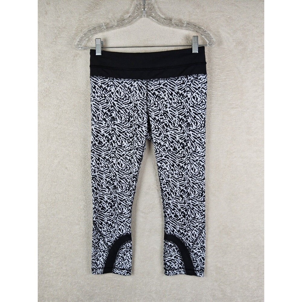 Lululemon Women’s Cropped Athletic Leggings Size 6